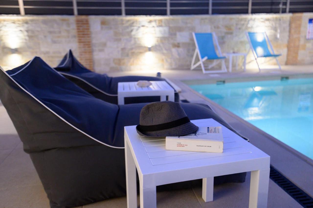 Momento Luxury Apartments Walking Distance From The Beach Никиана Екстериор снимка