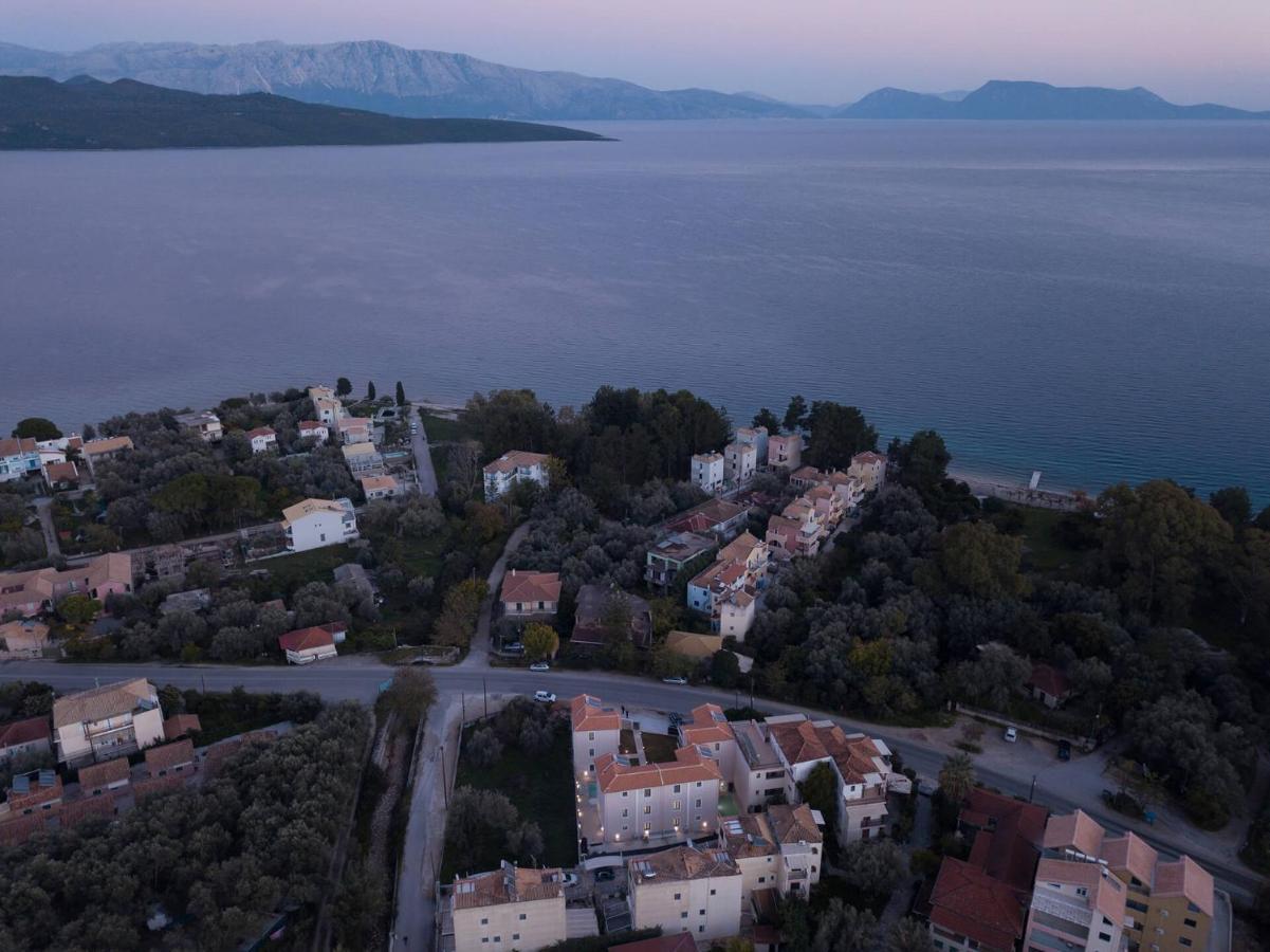 Momento Luxury Apartments Walking Distance From The Beach Никиана Екстериор снимка