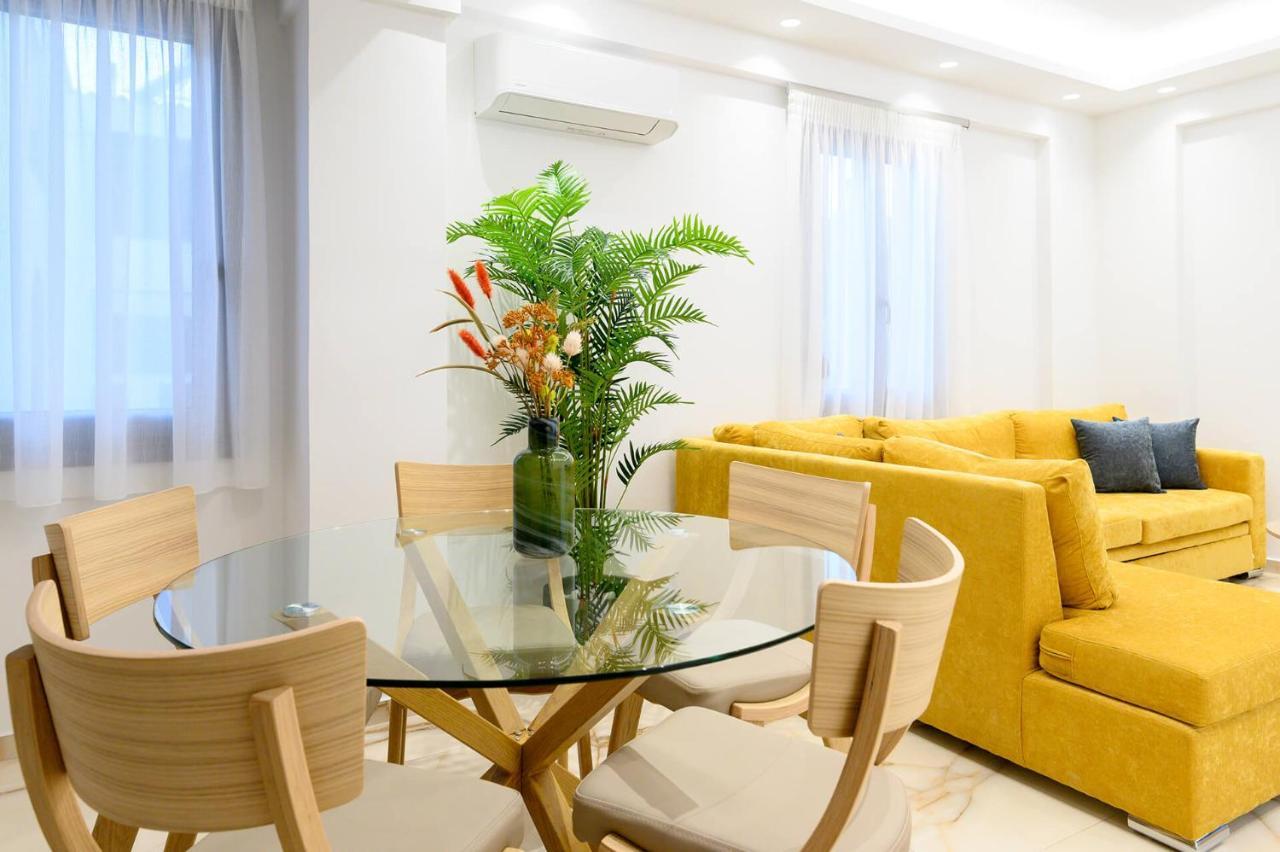 Momento Luxury Apartments Walking Distance From The Beach Никиана Екстериор снимка