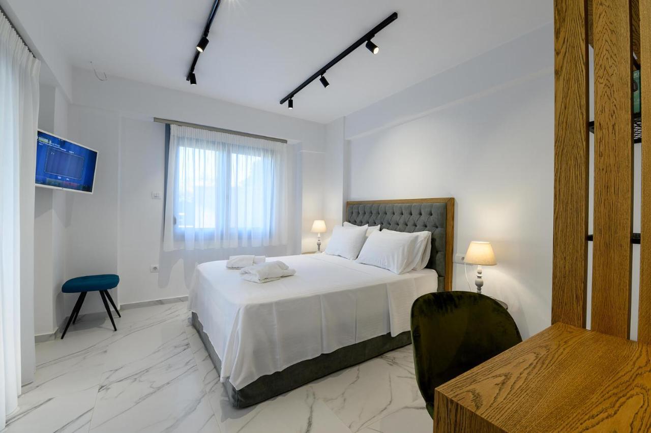 Momento Luxury Apartments Walking Distance From The Beach Никиана Екстериор снимка