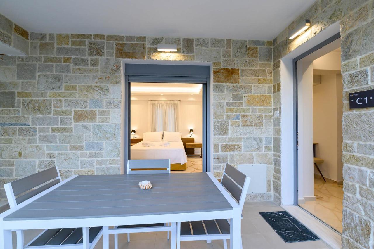 Momento Luxury Apartments Walking Distance From The Beach Никиана Екстериор снимка