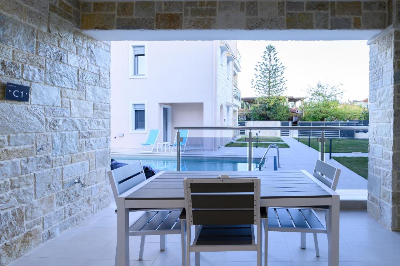 Momento Luxury Apartments Walking Distance From The Beach Никиана Екстериор снимка