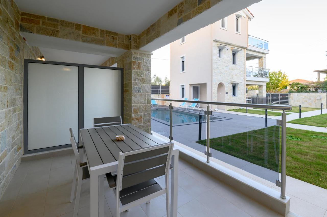 Momento Luxury Apartments Walking Distance From The Beach Никиана Екстериор снимка