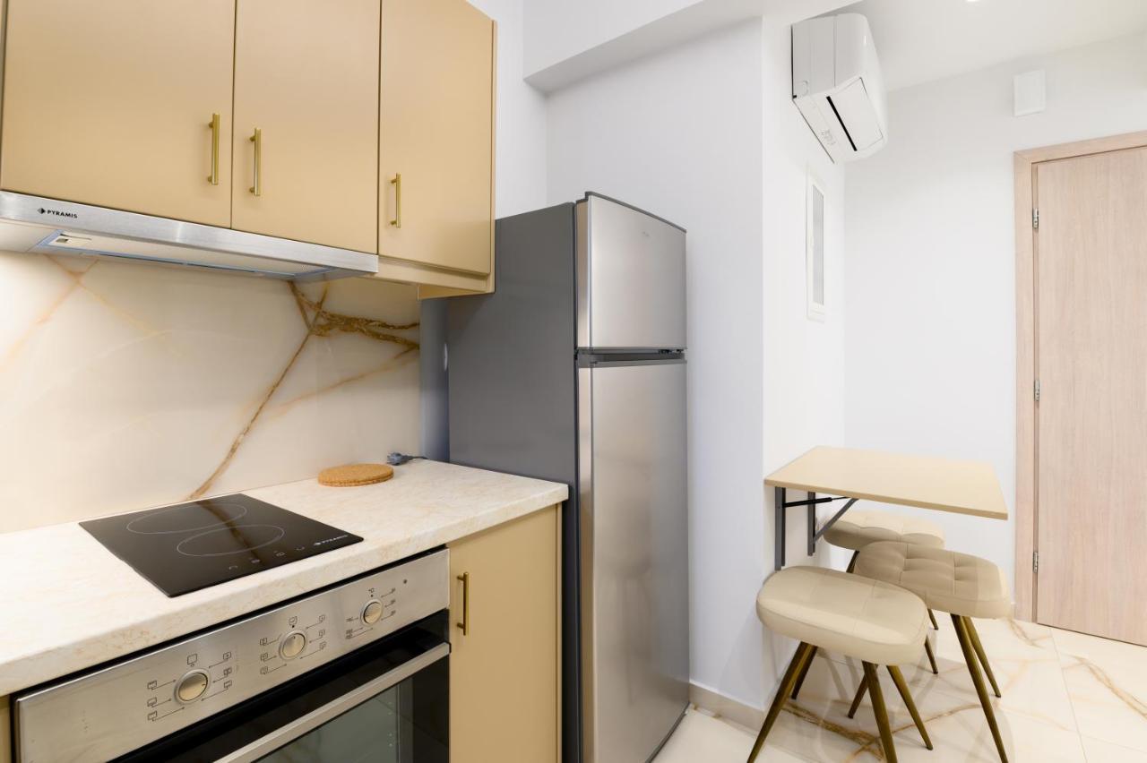 Momento Luxury Apartments Walking Distance From The Beach Никиана Екстериор снимка