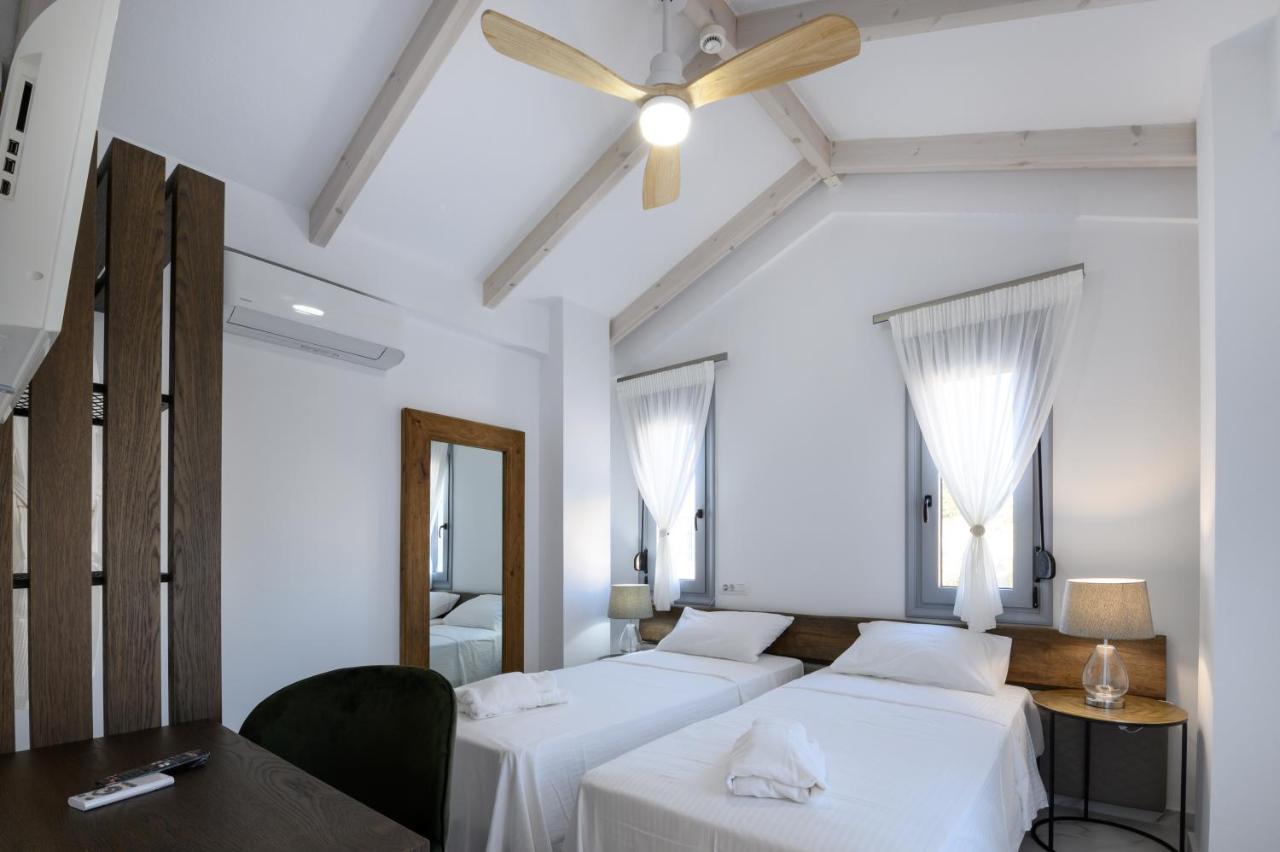 Momento Luxury Apartments Walking Distance From The Beach Никиана Екстериор снимка