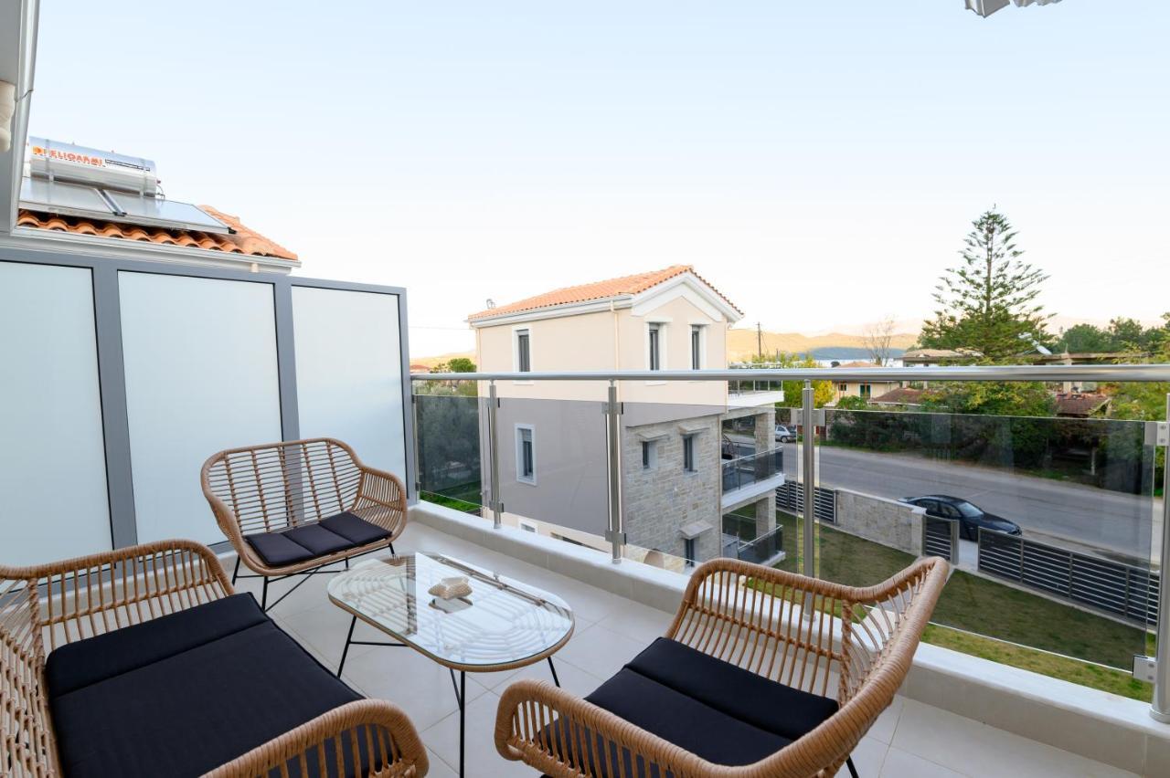 Momento Luxury Apartments Walking Distance From The Beach Никиана Екстериор снимка