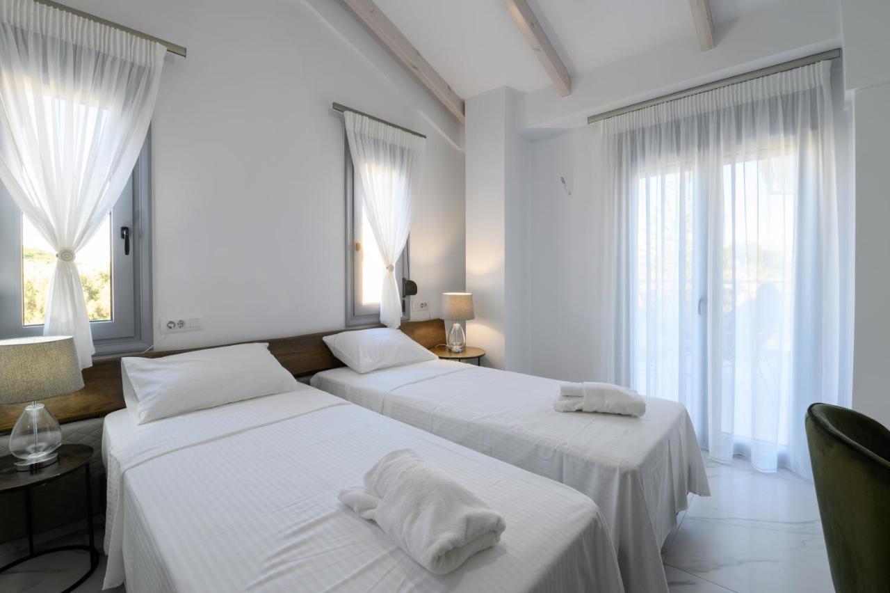 Momento Luxury Apartments Walking Distance From The Beach Никиана Екстериор снимка