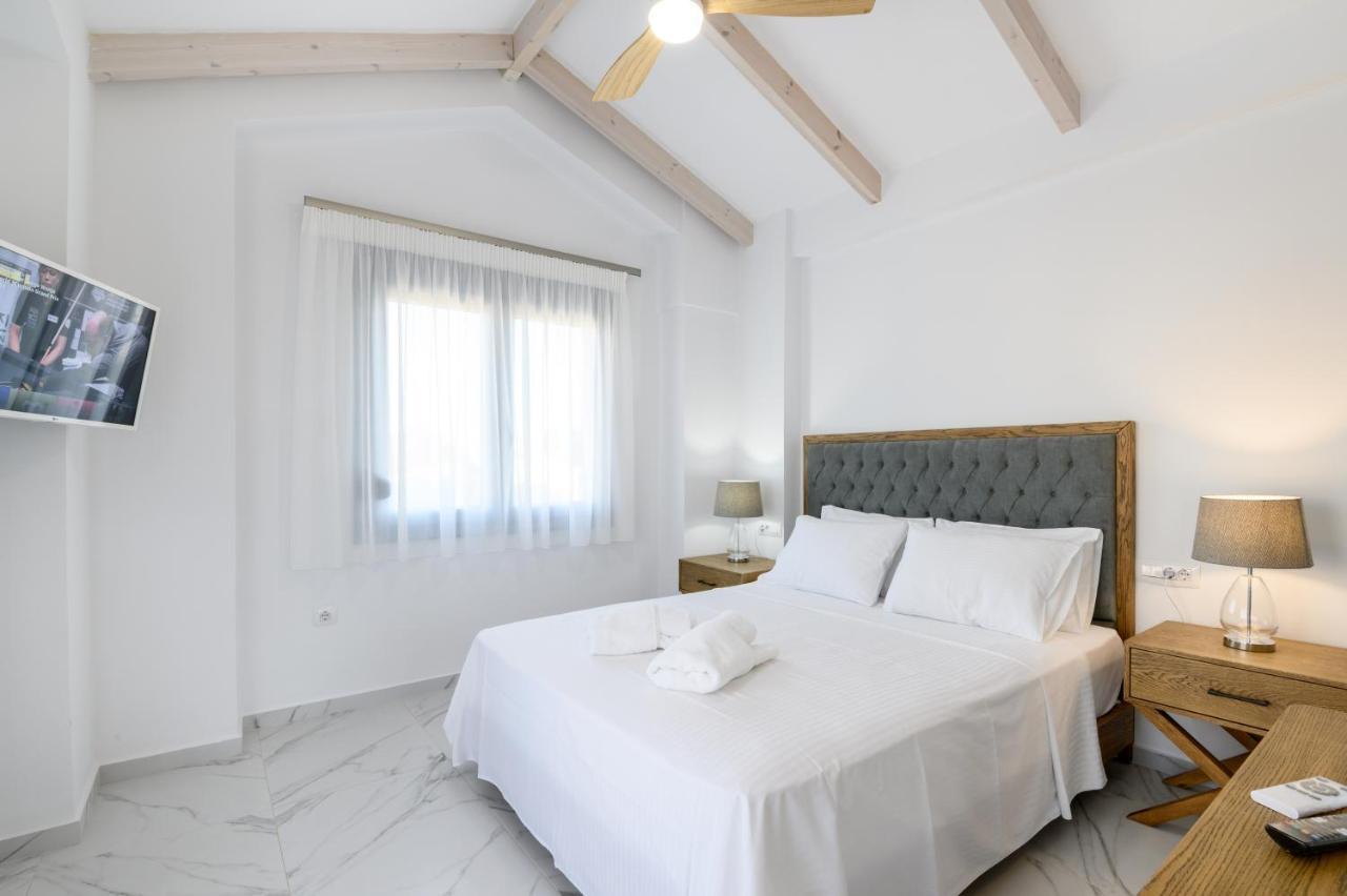 Momento Luxury Apartments Walking Distance From The Beach Никиана Екстериор снимка